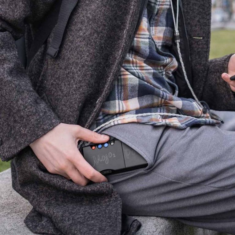 Arya Organic x Mojo 2 Portable DAC/Headphone Amplifier - Image 4