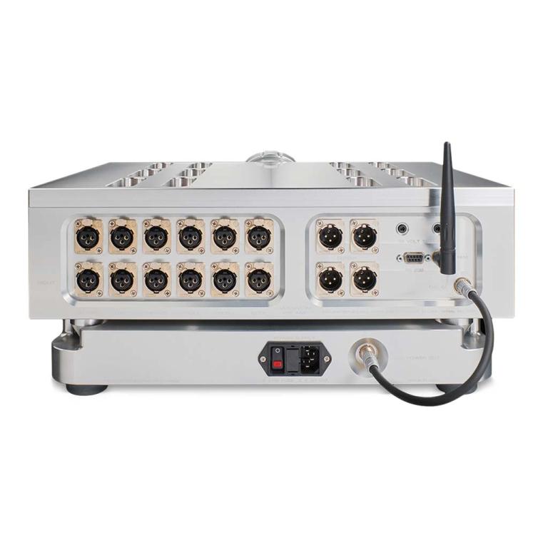 Dan D'Agostino Momentum HD Preamplifier rear view